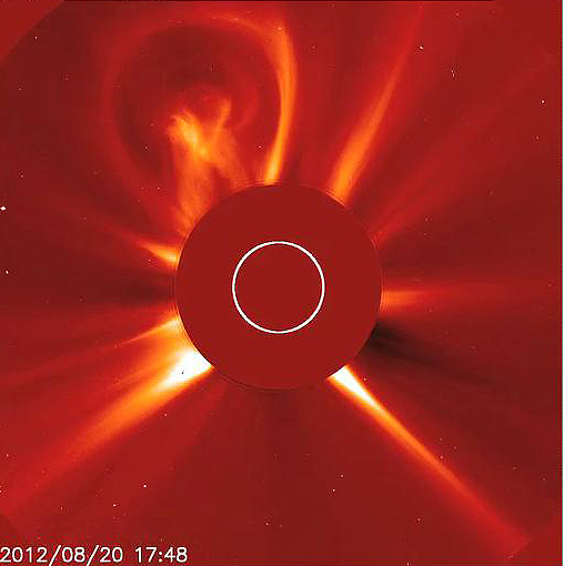 Eureka! 'Light Bulb' Solar Storm Erupts from Active Sun